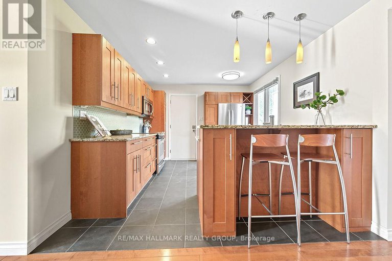 28917610/d-29d-varley-drive/beaverbrook/ottawa/ontario/K2K1G4_11