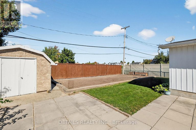 28952010/289-amiens-street/bilberry-creekqueenswood-heights/ottawa/ontario/K1E1N3_32