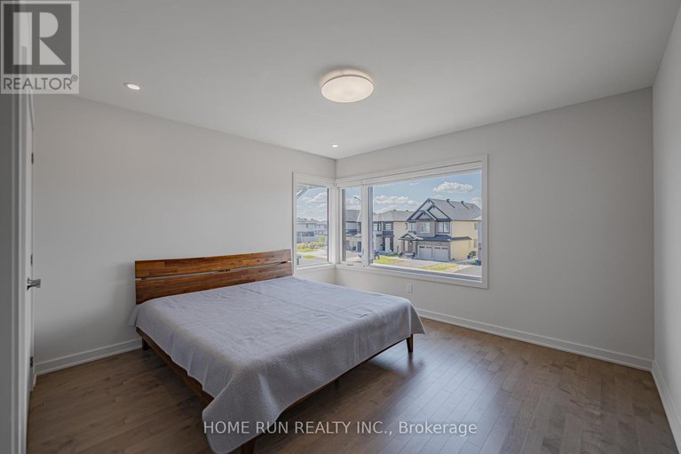 29069528/899-ralph-hennessy-avenue/riverside-southgloucester-glen/ottawa/ontario/K1X0B1_37