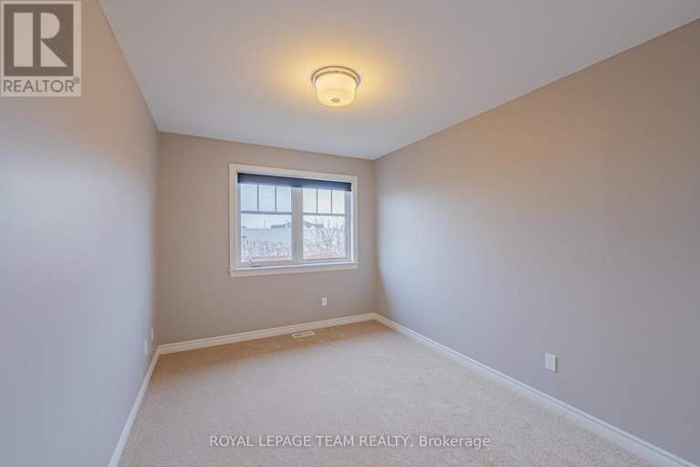 28252866/768-cedar-creek-drive/blossom-parkkemp-parkfindlay-creek/ottawa/ontario/K1T0B2_39