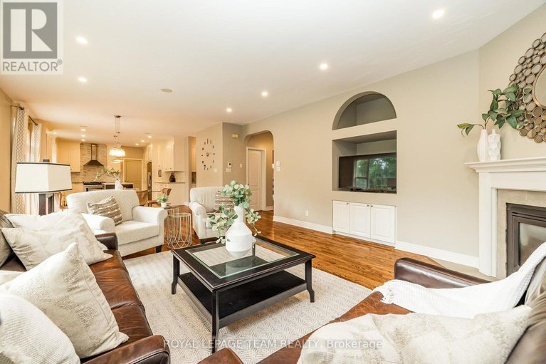 29469857/10-beechgrove-gardens/stittsville-south/ottawa/ontario/K2S1W5_17