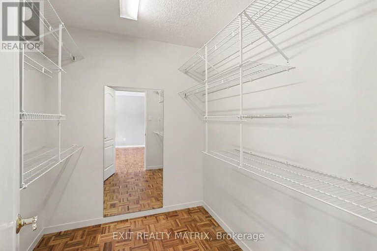 29360296/8329-rodney-farm-drive/osgoode-twp-north-of-reg-rd-6/ottawa/ontario/K0A2P0_29