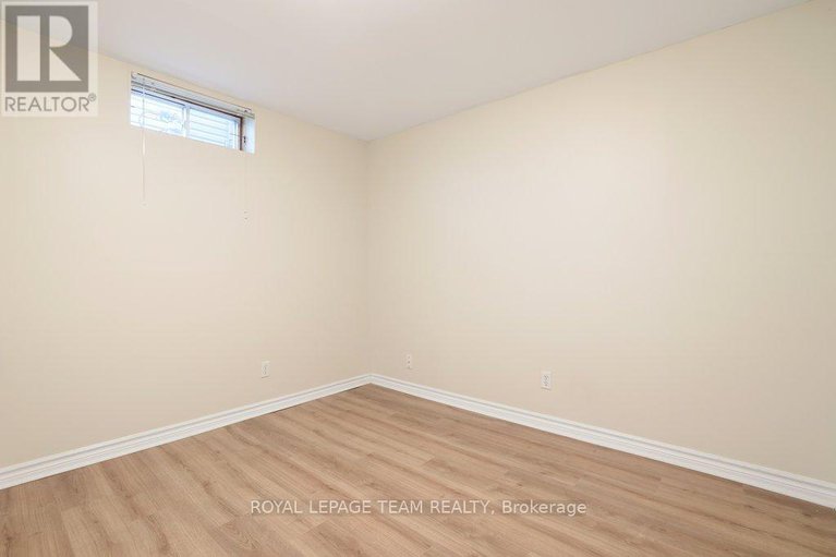 28522929/8-black-rivers-place/bridlewood/ottawa/ontario/K2M2E2_44
