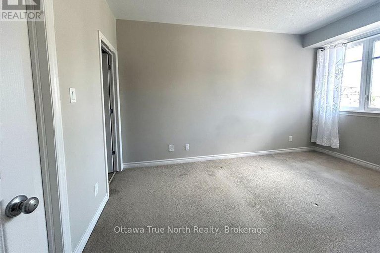 29168510/30-1032-beryl-private/riverside-southgloucester-glen/ottawa/ontario/K1V2M4_11