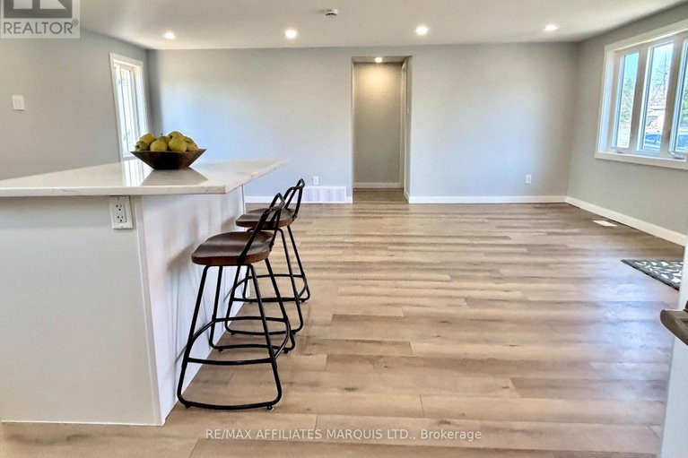 29639881/19-alexander-street-w/maxville/north-glengarry/ontario/K0C1T0_12