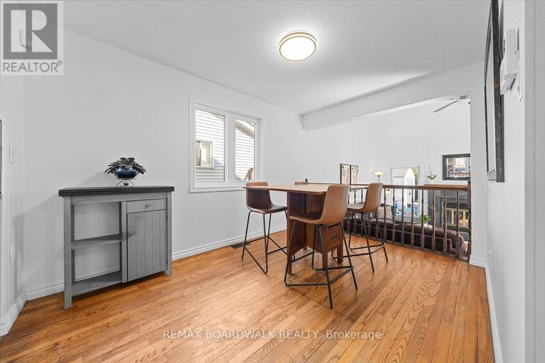 29671423/1837-windflower-way/chapel-hill/ottawa/ontario/K1C5Z8_5