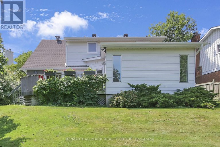 28723074/51-charkay-street/borden-farmstewart-farmcarleton-heightsparkwood-hills/ottawa/ontario/K2E5N5_47