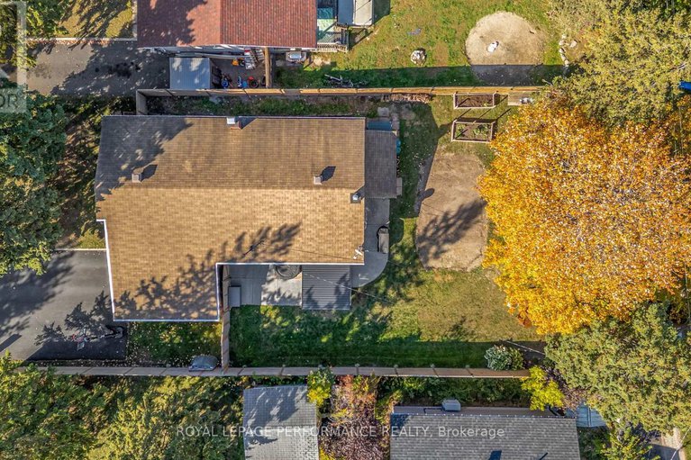 28965261/2219-audrey-avenue/hawthorne-meadows/ottawa/ontario/K1G1L3_36