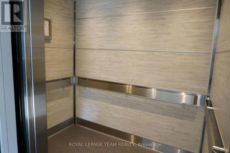 29211838/217-316-lorry-greenberg-drive/hunt-club-parkgreenboro/ottawa/ontario/K1T2P4_22