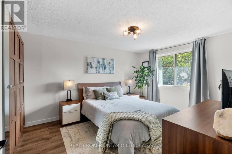 28983719/a-3911-old-richmond-road/arbeatha-park/ottawa/ontario/K2H8T9_16