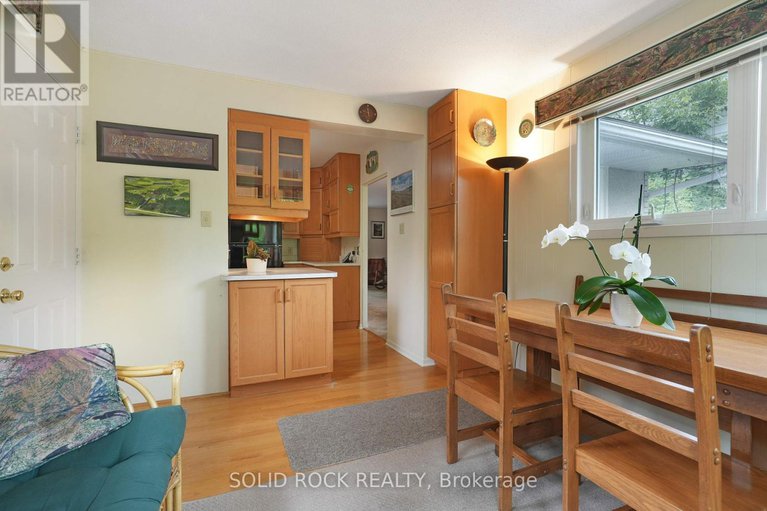 28902933/1034-riddell-avenue-s/braemar-park/ottawa/ontario/K2C2J7_9