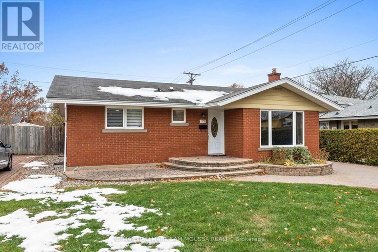 29322926/1208-stanton-road/queensway-terrace-southridgeview/ottawa/ontario/K2C3E2_2