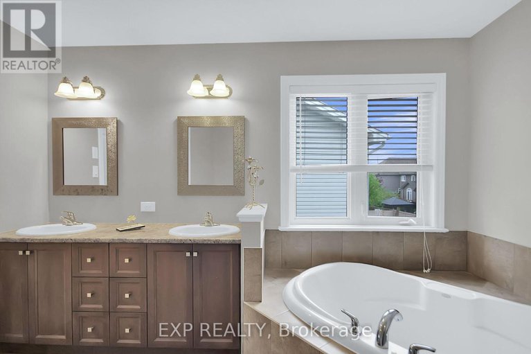 28328469/132-gracewood-crescent/blossom-parkkemp-parkfindlay-creek/ottawa/ontario/K1T0J5_30