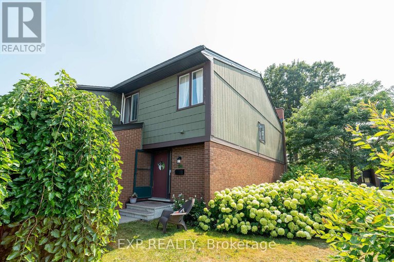 28924711/36-bethune-way/beaverbrook/ottawa/ontario/K2K1C3_1