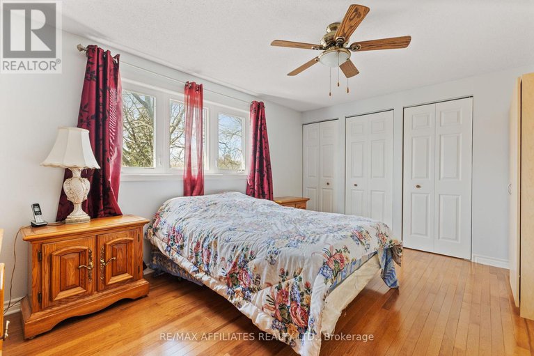 28333115/75-saxton-private/redwood-park/ottawa/ontario/K2H9P3_17