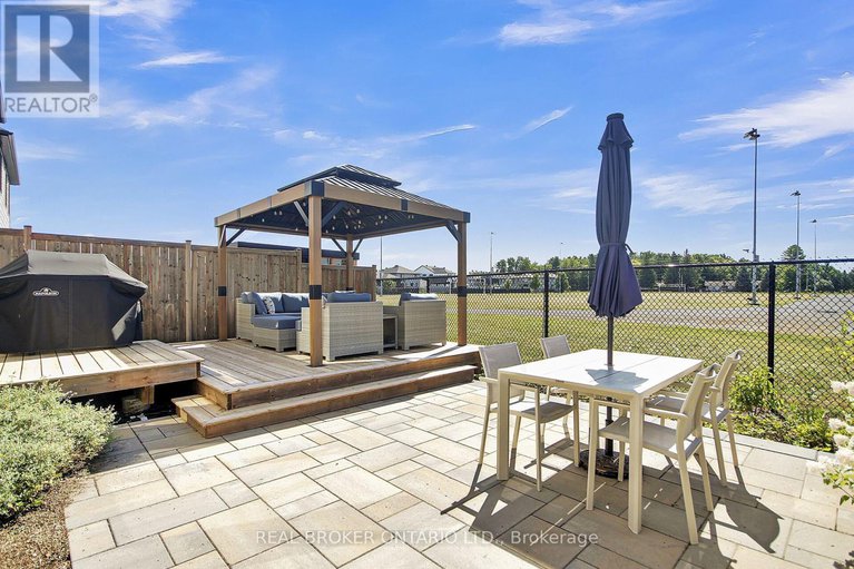 28766291/134-crevasse-road/mer-bleuebradley-estatesanderson-park/ottawa/ontario/K1W0P9_27