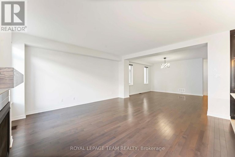 28647828/1010-brian-good-avenue/riverside-southgloucester-glen/ottawa/ontario/K4M0R3_20