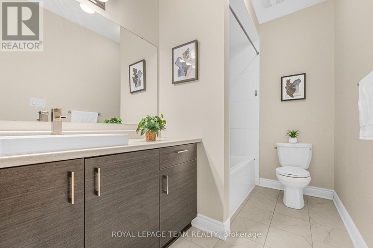 29240133/625-makwa-private/cfb-rockcliffe-and-area/ottawa/ontario/K1K5A4_15