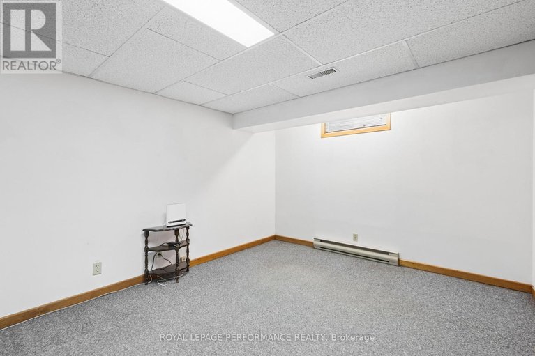 29578731/1989-michigan-avenue/urbandale-acres/ottawa/ontario/K1H6Y1_32