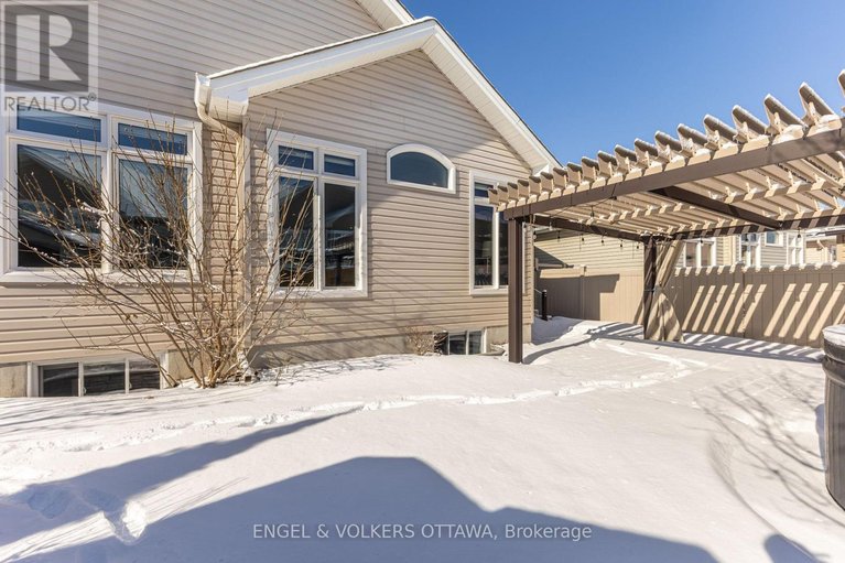 29492071/865-tewin-circle/camelot/ottawa/ontario/K4A1K1_39