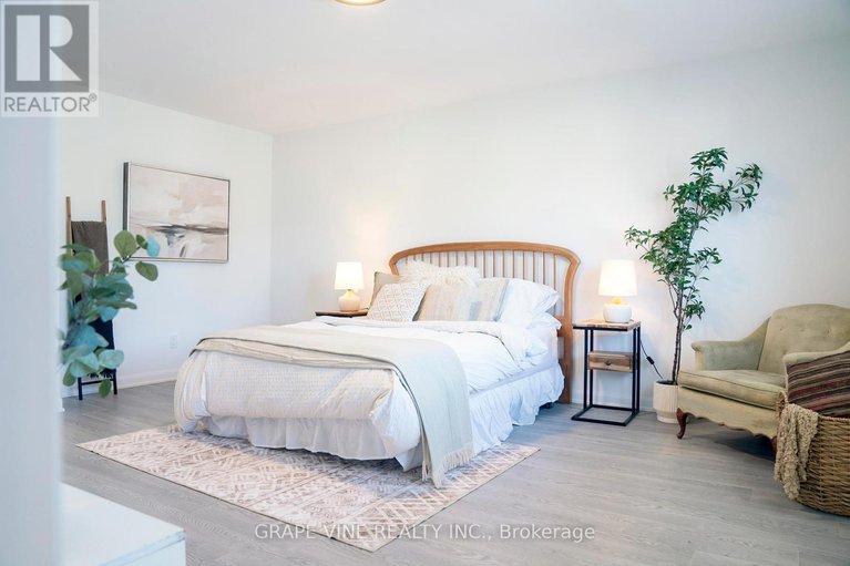 28962954/2057-caltra-crescent/half-moon-bay/ottawa/ontario/K2J6V4_28