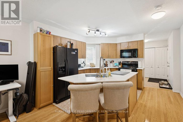 28620817/19-90-steele-park-private/cyrville/ottawa/ontario/K1J0J2_14