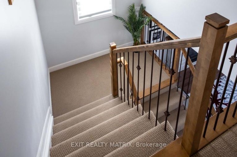 29581127/273-central-park-boulevard/village-of-russell/russell/ontario/K4R0E9_23