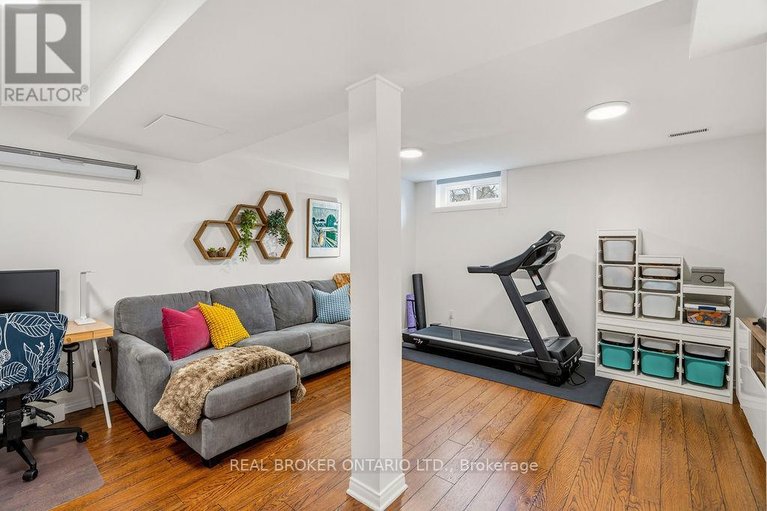 29633974/1095-avignon-court/orleans-wood/ottawa/ontario/K1C2M2_23