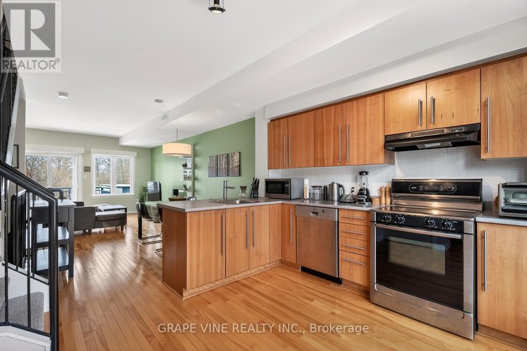 29428184/4-795-montreal-road/cfb-rockcliffe-and-area/ottawa/ontario/K1K0S9_19