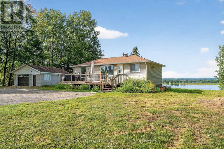 28812451/3855-old-highway-17/clarencerockland-twp/clarence-rockland/ontario/K4K1W2_8