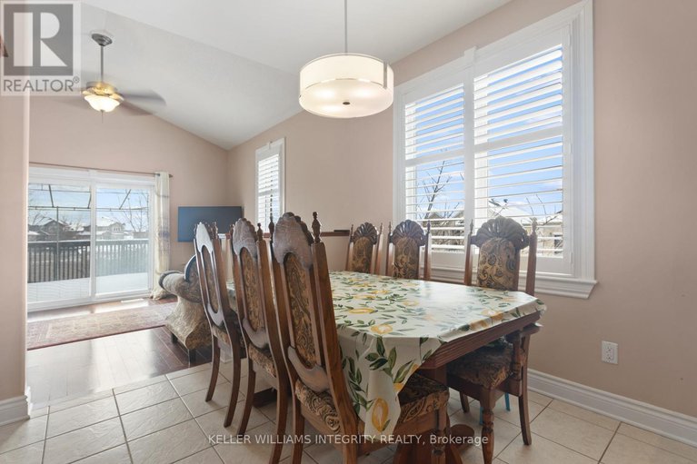 27908080/101-thivierge-court/town-of-rockland/clarence-rockland/ontario/K4K0E7_11