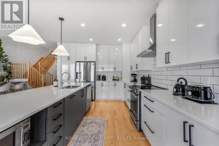 28914431/181-crevasse-road/mer-bleuebradley-estatesanderson-park/ottawa/ontario/K1W0H8_19