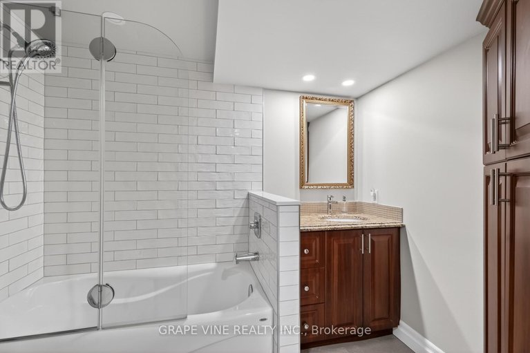 29672102/142-college-circle/castle-heights/ottawa/ontario/K1K4S1_32