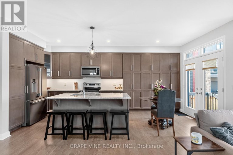 28743049/525-pimiwidon-street/cfb-rockcliffe-and-area/ottawa/ontario/K1K5A1_13