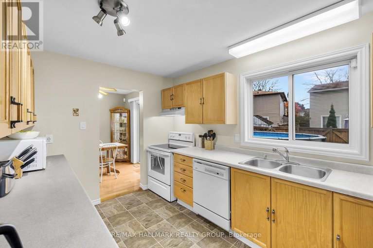 29038832/336-mceachern-crescent/bilberry-creekqueenswood-heights/ottawa/ontario/K1E3P5_18