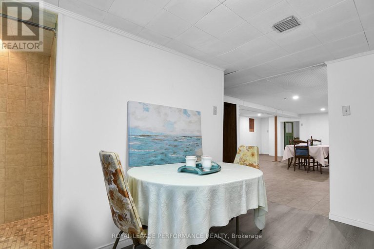 28522253/1379-mayview-avenue/carlington/ottawa/ontario/K1Z8H6_29