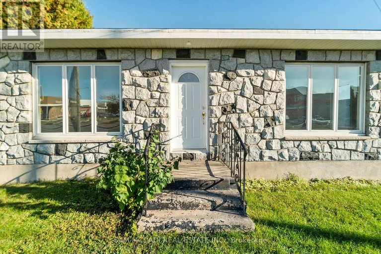 29397949/2709-laurier-street/town-of-rockland/clarence-rockland/ontario/K4K1A3_1