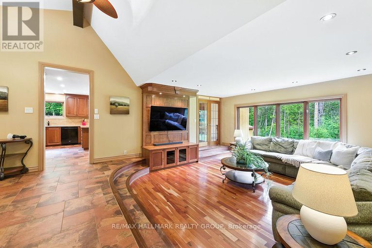 28875475/206-deerwood-drive/fitzroy-ward-south-west/ottawa/ontario/K0A2H0_5