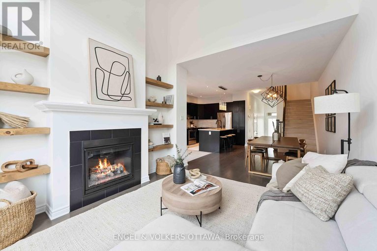28594229/741-morningstar-way/mer-bleuebradley-estatesanderson-park/ottawa/ontario/K1W0G6_17
