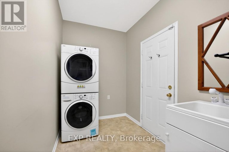 29224579/215-cairnsmore-circle/stonebridge/ottawa/ontario/K2J0G5_23