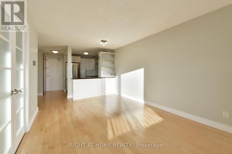 27927531/1705-1785-frobisher-lane/riverview-park/ottawa/ontario/K1G3T7_12