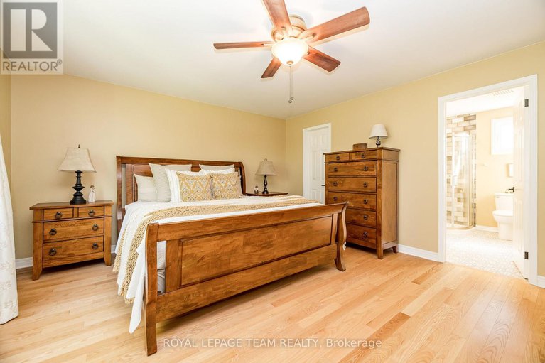 28910635/5239-mclean-crescent/manotick-long-island-nicholls-island/ottawa/ontario/K4M1G1_29