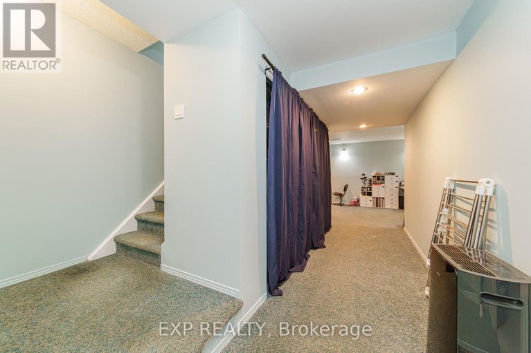 29401588/157-huntersfield-drive/hunt-club-parkgreenboro/ottawa/ontario/K1T3M1_23