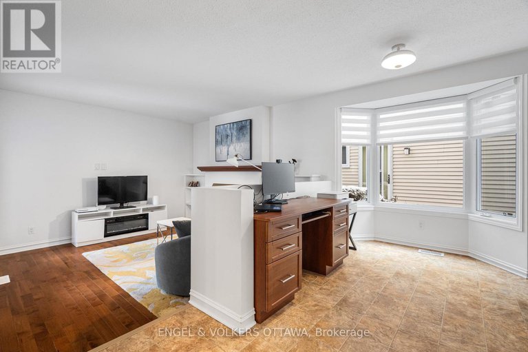 29176704/29-valley-ridge-street/borden-farmstewart-farmcarleton-heightsparkwood-hills/ottawa/ontario/K2E7W3_21