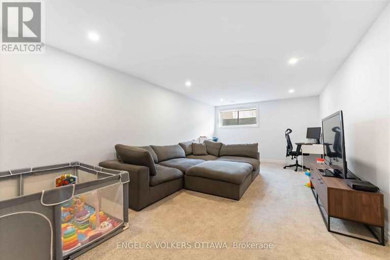 29006127/781-cairn-crescent/mer-bleuebradley-estatesanderson-park/ottawa/ontario/K1W0P7_38