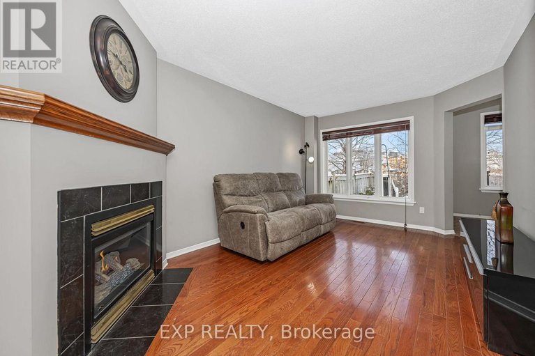 29225786/4596-ogilvie-walk-crescent/carson-grove/ottawa/ontario/K1J1G6_3