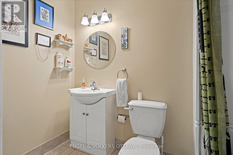 28933674/a-b-116-cambridge-street-n/west-centre-town/ottawa/ontario/K1R7A7_9