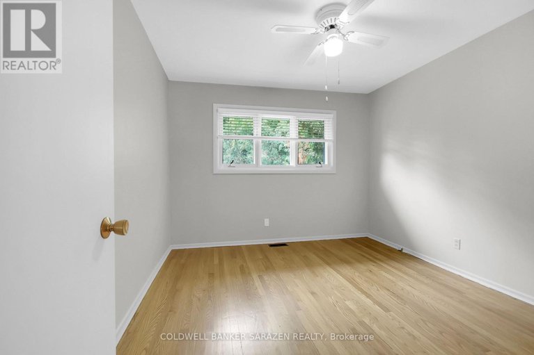 28626682/70-viewmount-drive/meadowlandscrestview/ottawa/ontario/K2G3C3_26