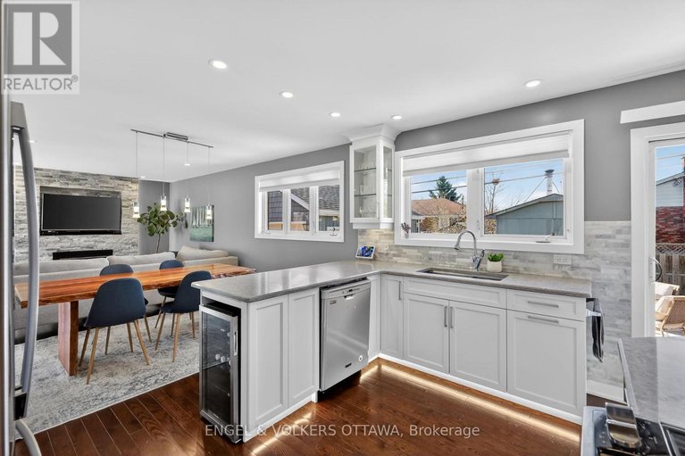 29665272/754-cork-street/elmvale-acres/ottawa/ontario/K1G1X9_17