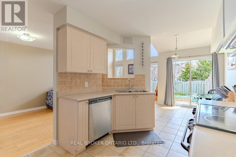 29676126/15-calaveras-avenue-s/longfields/ottawa/ontario/K2J4Z8_16